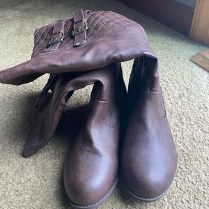 Almost brand new Woman brown boots